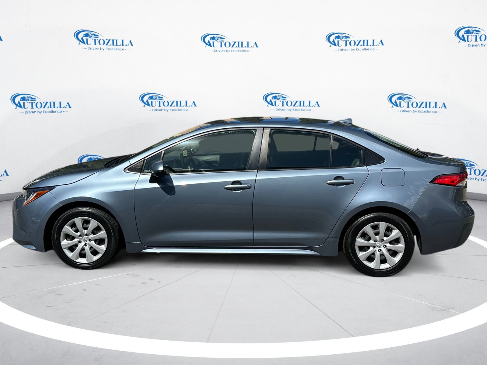 2023 Toyota Corolla SE XLE photo 2