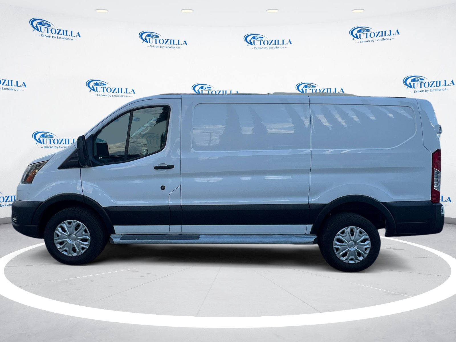 2023 Ford Transit photo 2