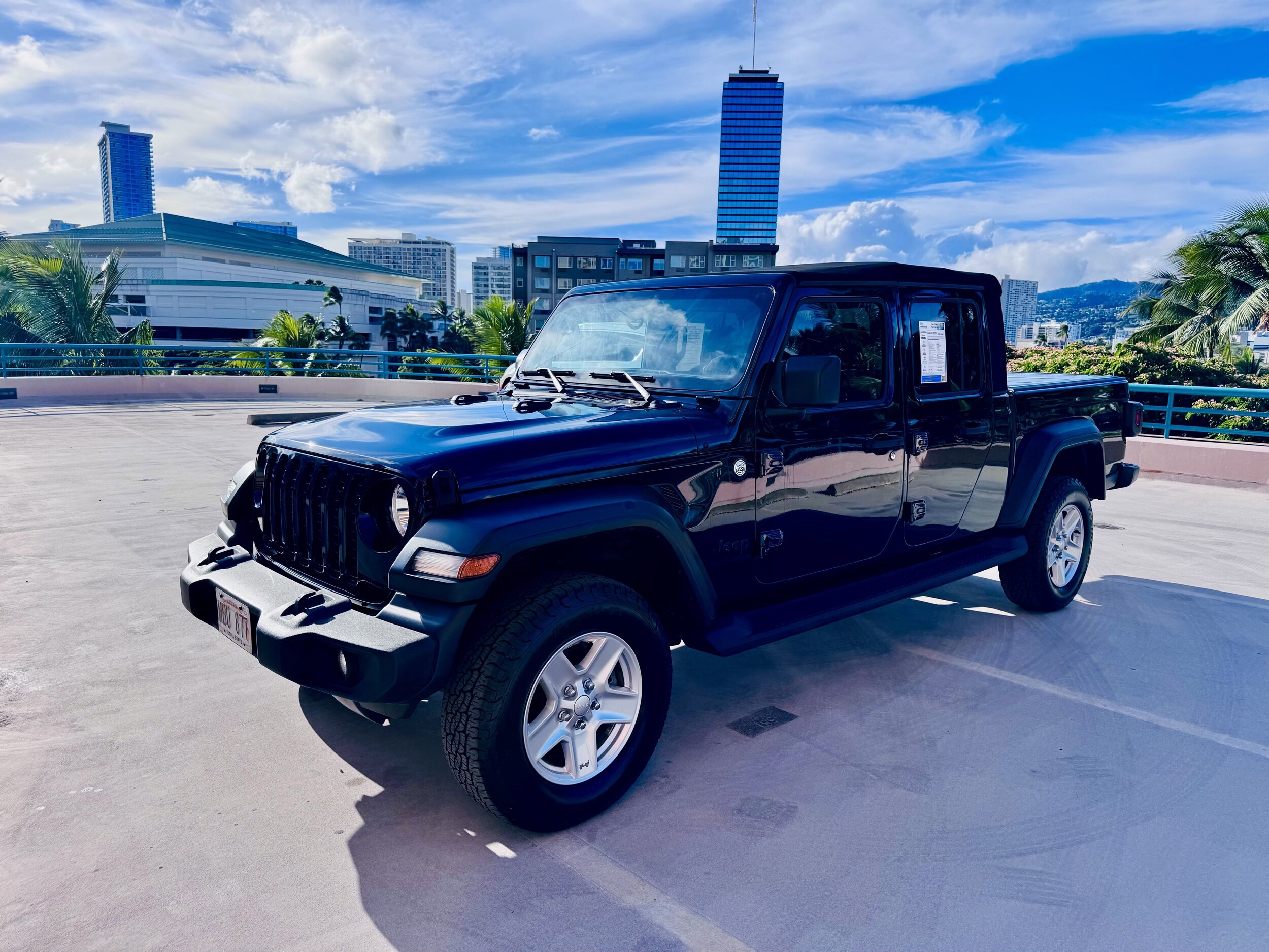2020 Jeep Gladiator Sport photo 3
