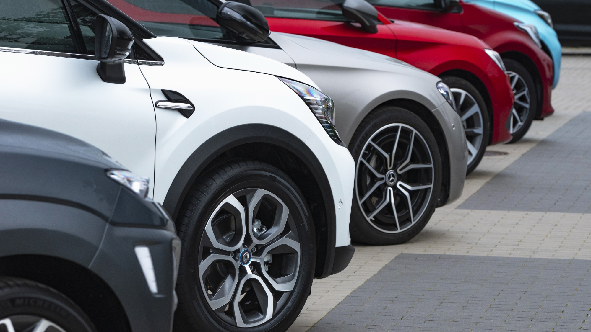 Avis sales car partnership