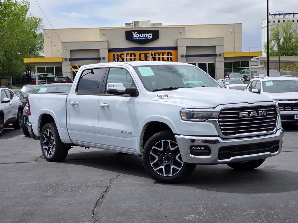 2025 RAM 1500 Laramie 4x4 Crew Cab 5'7's photo