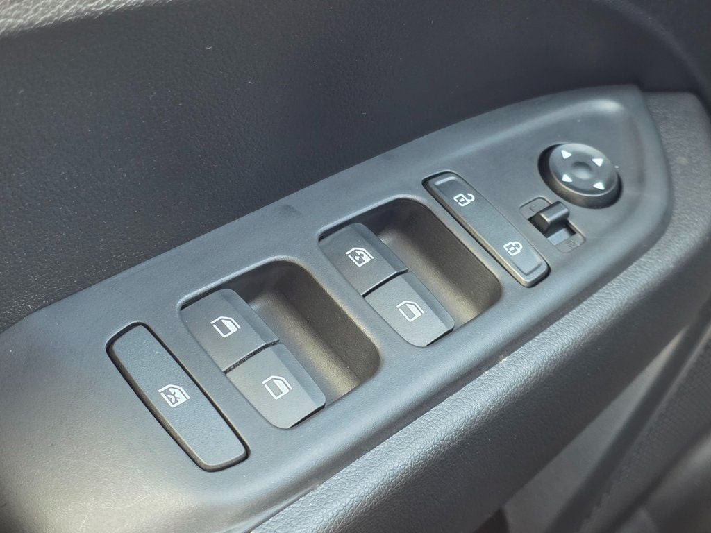 2026 Hyundai Venue SEL - Photo 23