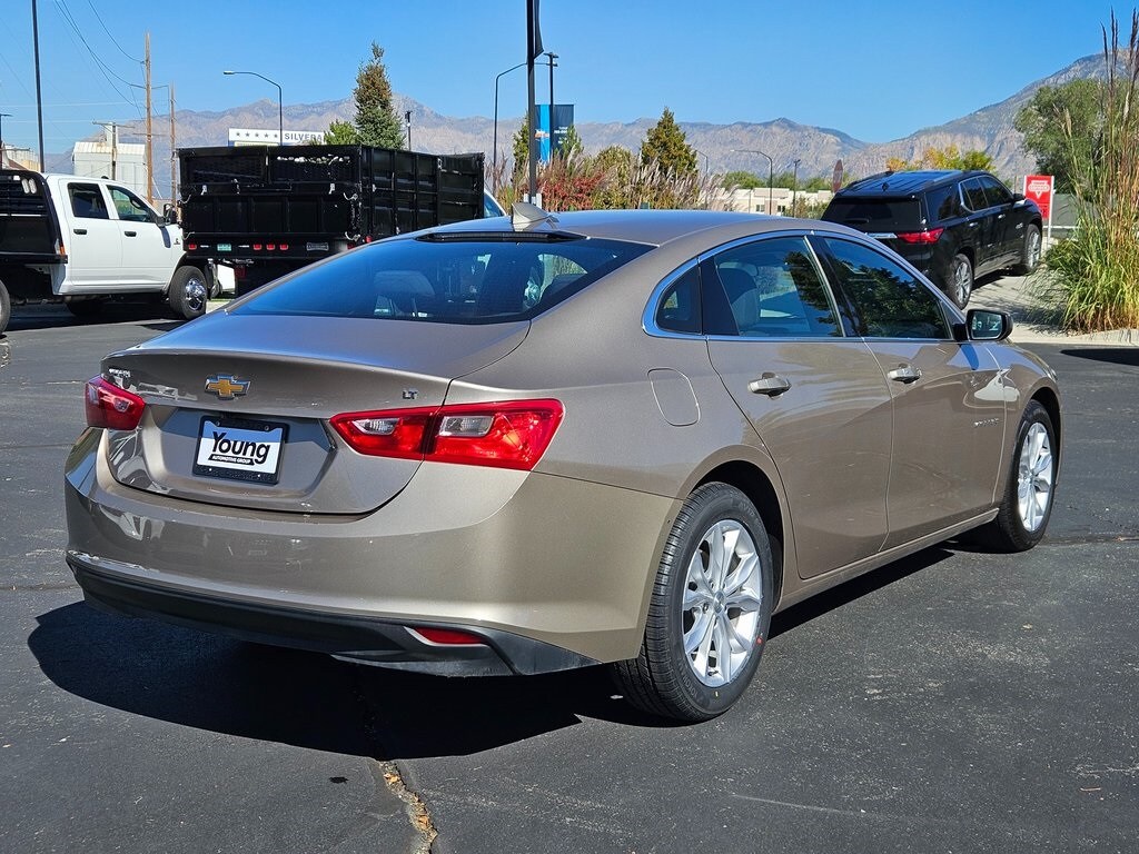 2023 Chevrolet Malibu 1LT photo 2