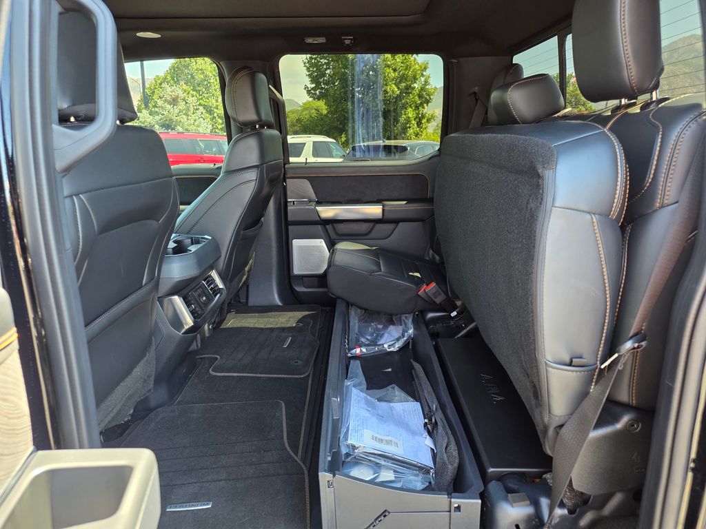 2024 Ford F-350 Super Duty Platinum - Photo 16
