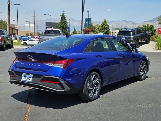 2025 Hyundai Elantra SEL Sport photo 3