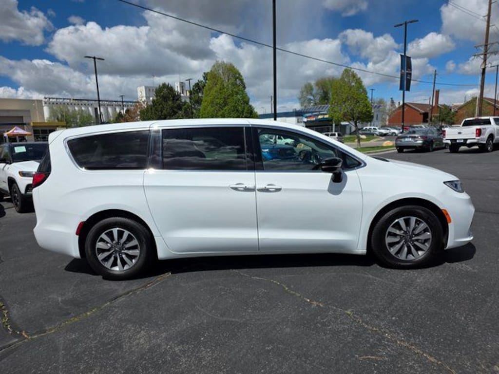 Used 2024 Chrysler Pacifica Hybrid Select Van Passenger Van