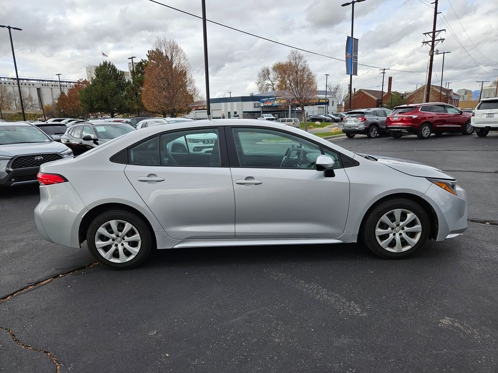 2023 Toyota Corolla LE photo 2