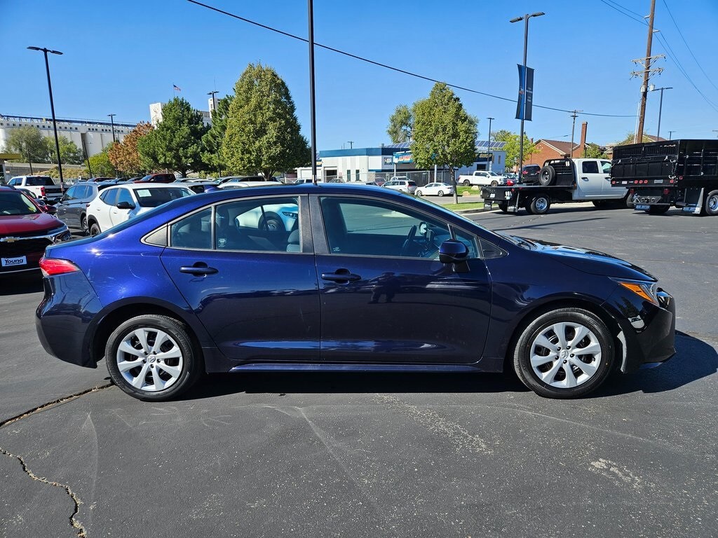 2023 Toyota Corolla LE photo 2