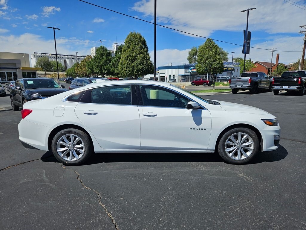 2024 Chevrolet Malibu 1LT photo 2