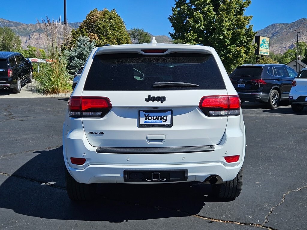 2021 Jeep Grand Cherokee Laredo X photo 3