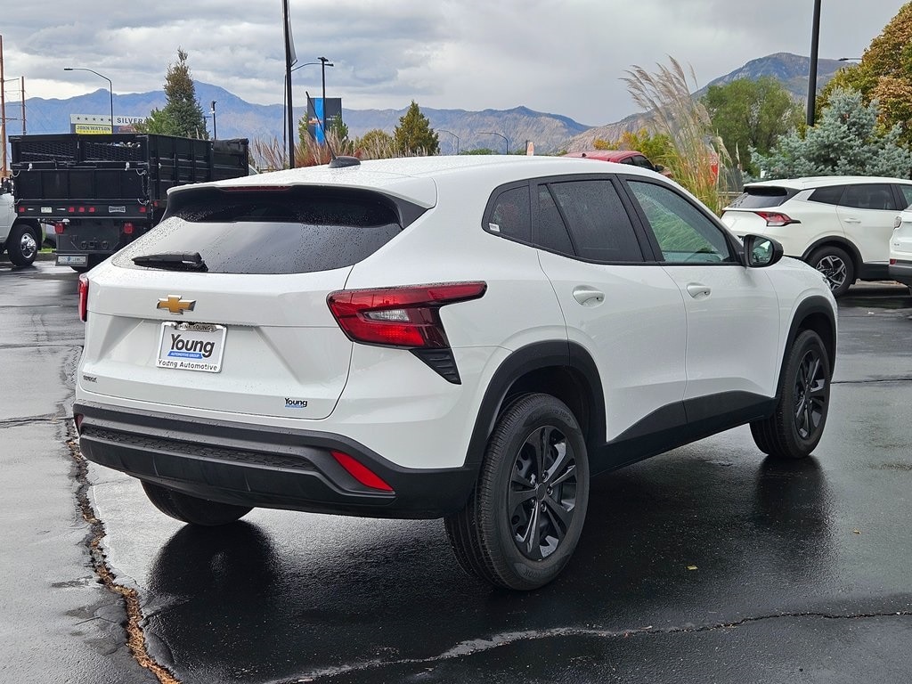 Used 2025 Chevrolet Trax LS SUV