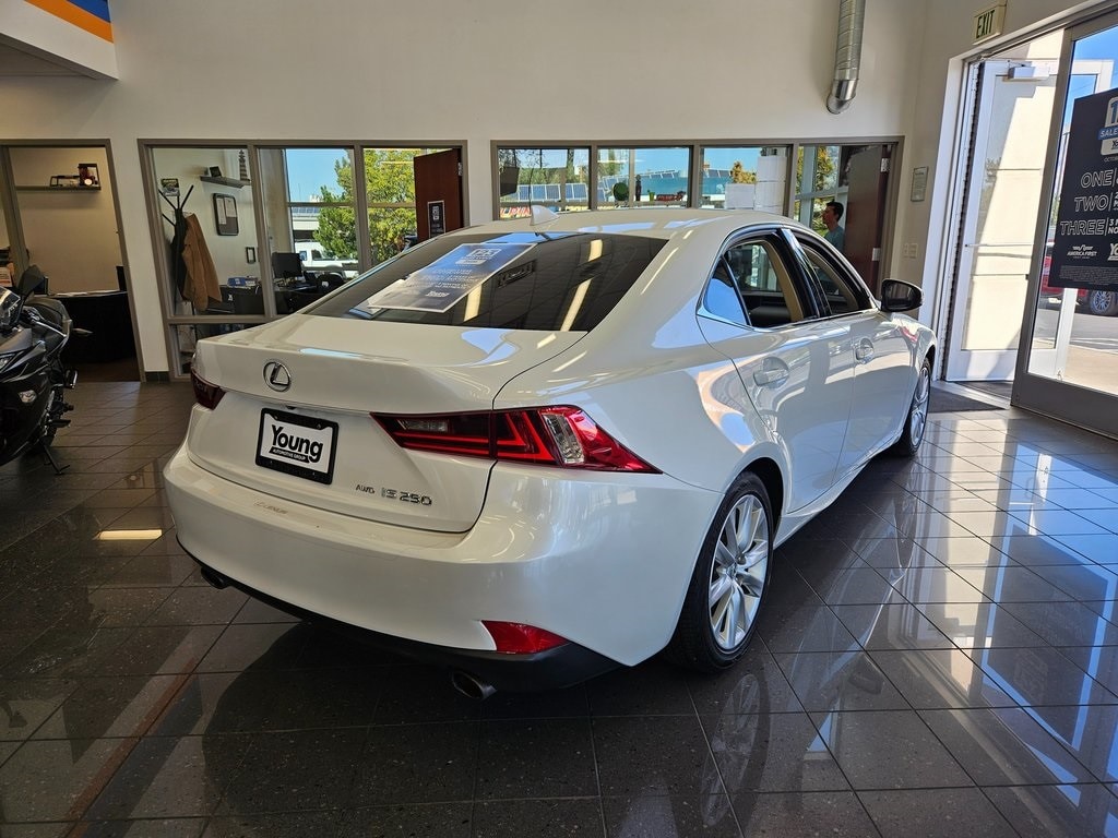 2014 Lexus IS 250 photo 3