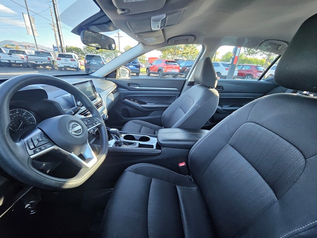 2023 Nissan Altima 2.5 SV photo 4