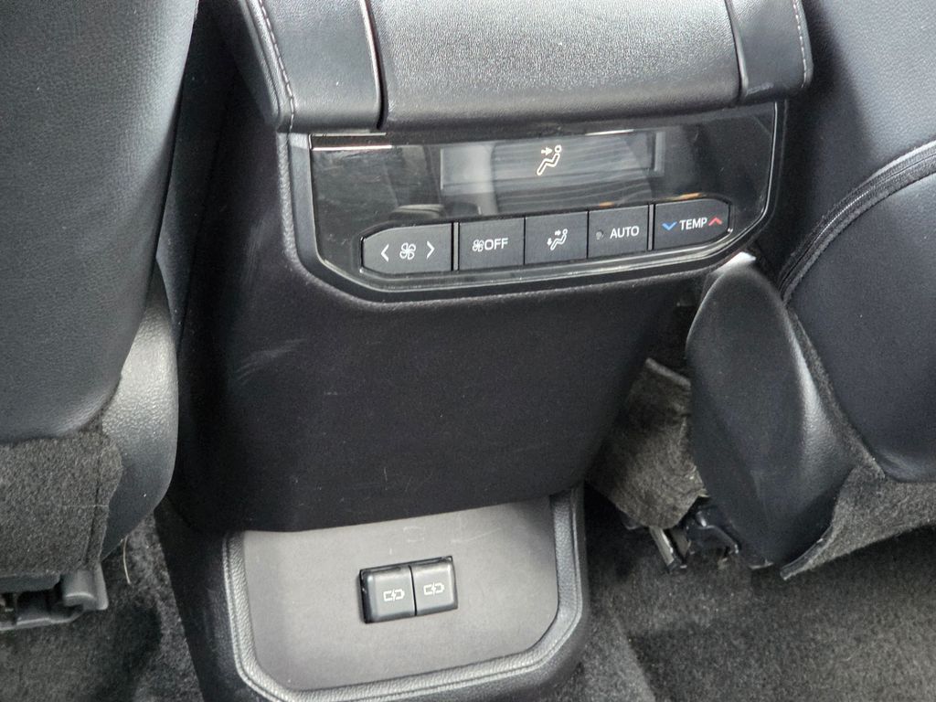 2025 Toyota Highlander XSE - Photo 18