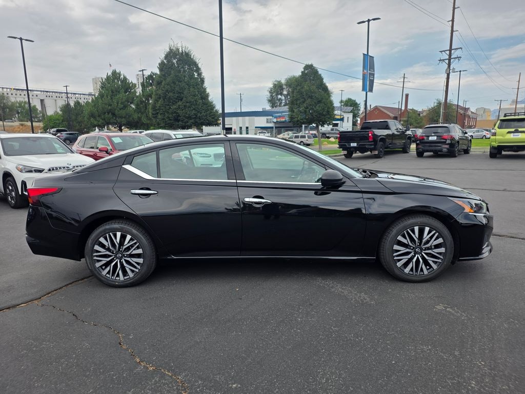 Used 2024 Nissan Altima 2.5 SV Sedan