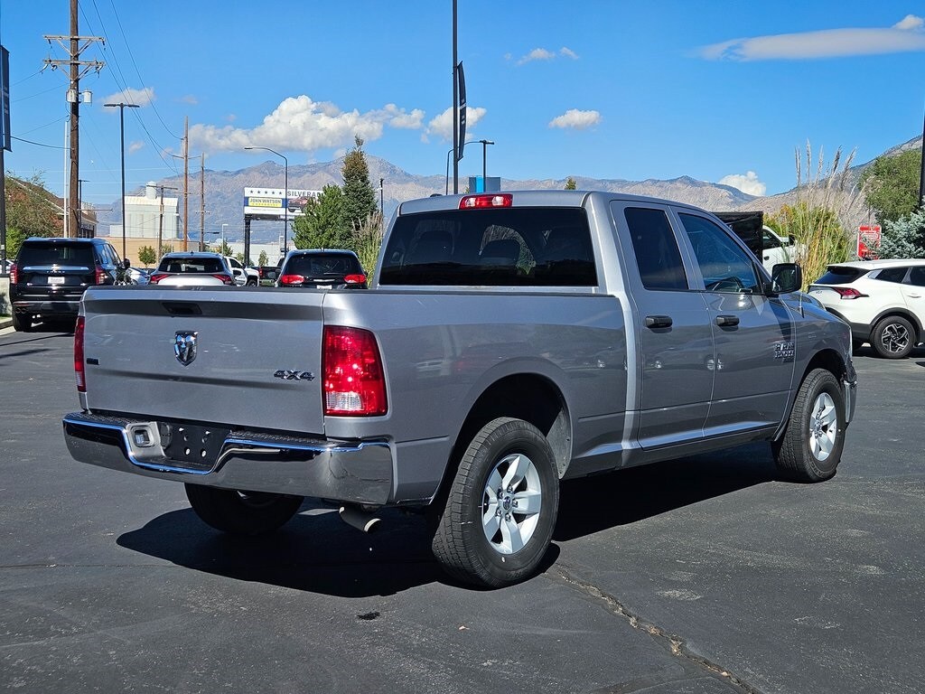 2024 Ram 1500 Classic SLT photo 3