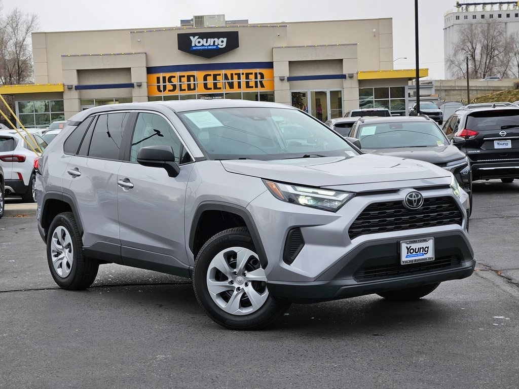 2023 Toyota RAV4 LE