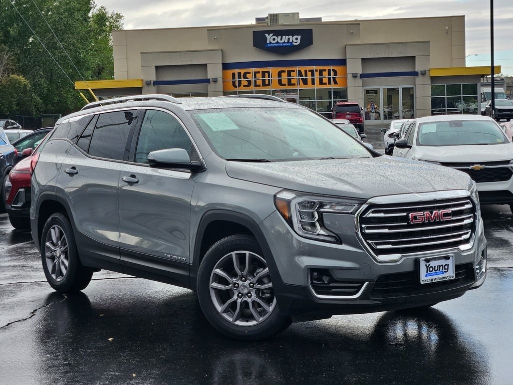 Used 2024 GMC Terrain SLT SUV