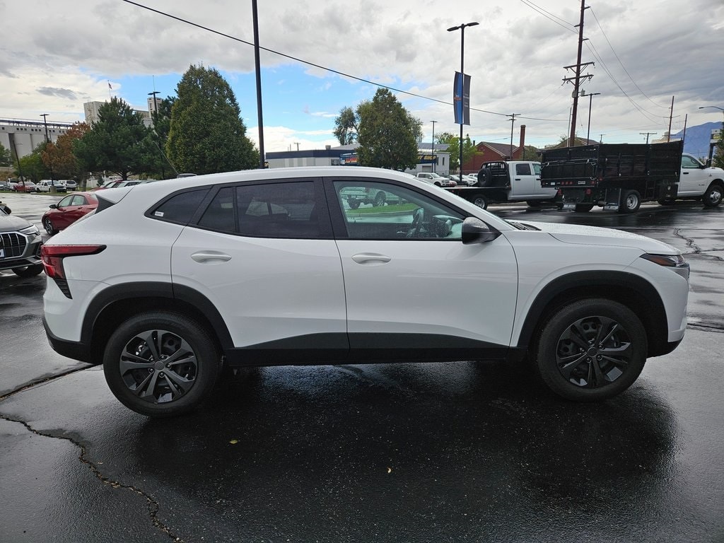 Used 2025 Chevrolet Trax LS SUV