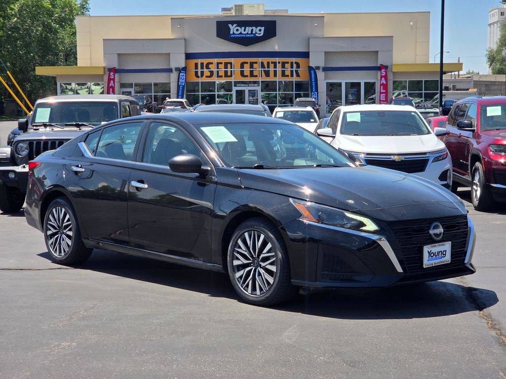 Used 2024 Nissan Altima 2.5 SV Sedan
