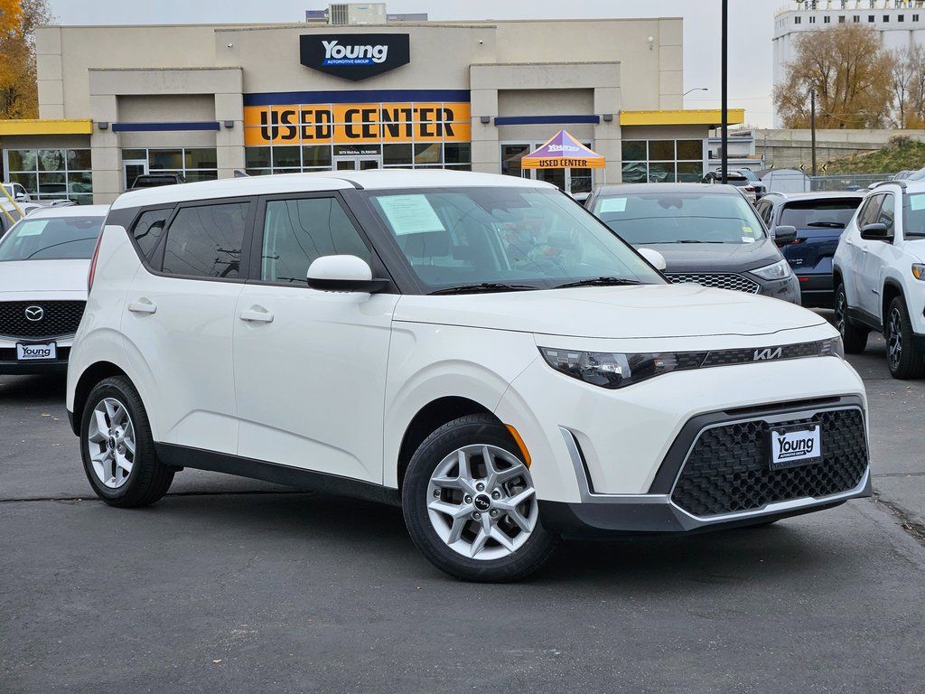 2023 Kia Soul Hatchback 