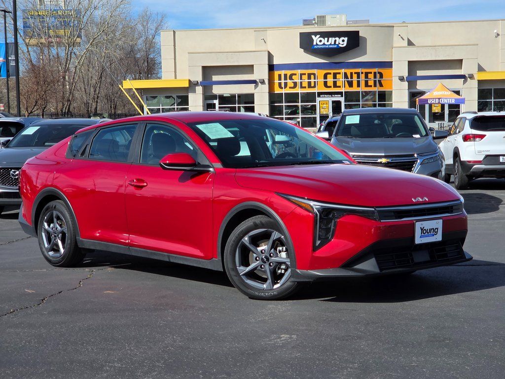 2025 Kia K4 LXS
