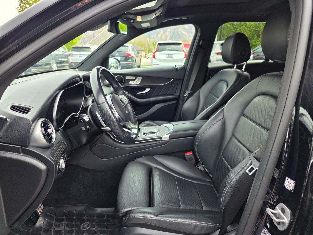 2022 Mercedes-Benz GLC GLC300 - Photo 15