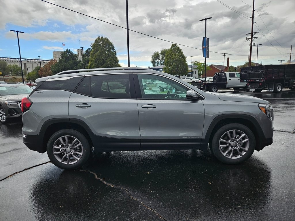 Used 2024 GMC Terrain SLT SUV