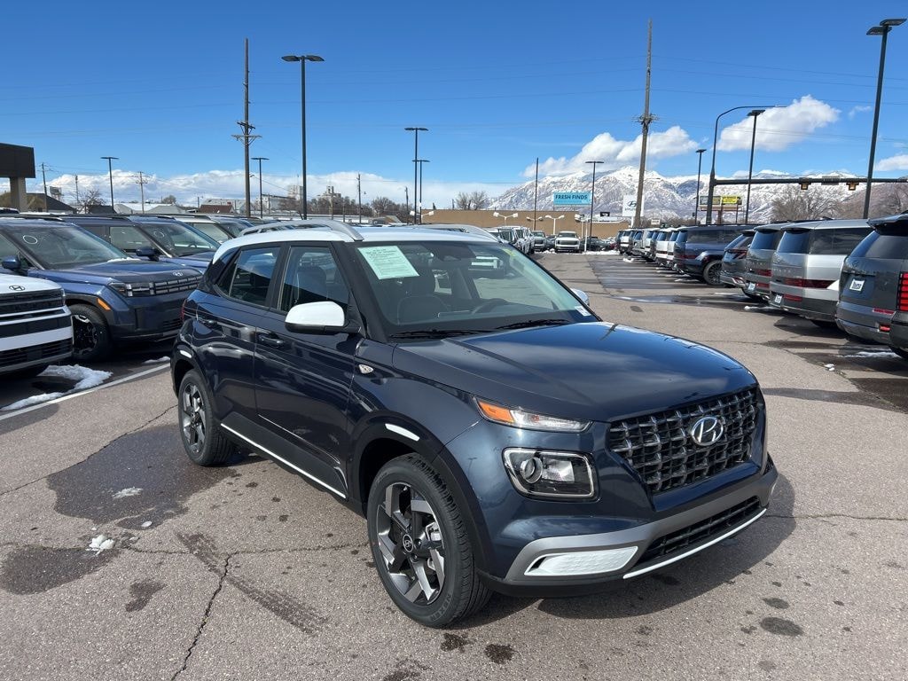 Used 2026 Hyundai Venue SEL w/Two-Tone Roof SUV