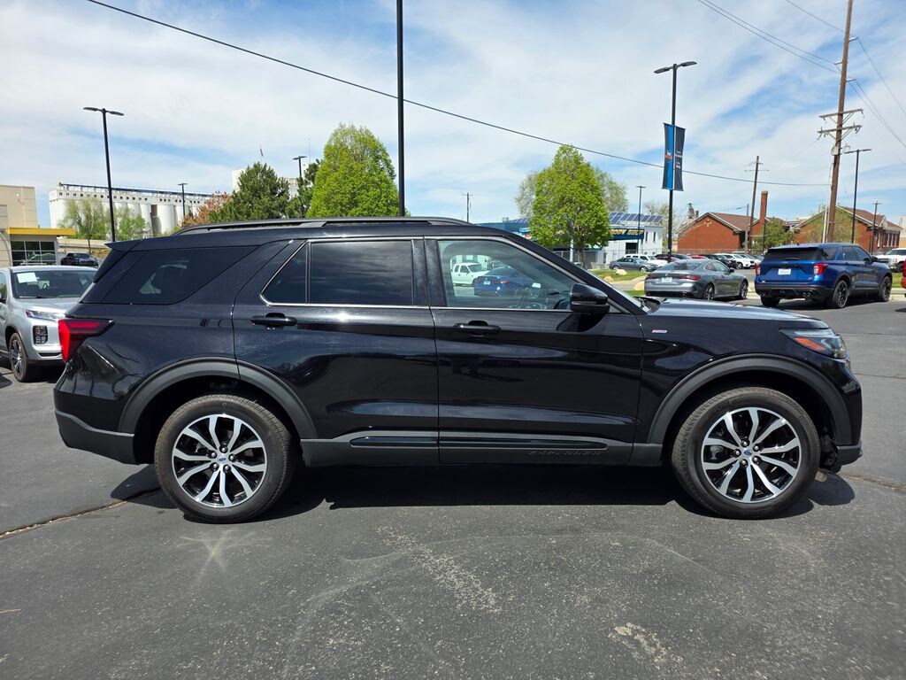 Used 2025 Ford Explorer ST-Line SUV