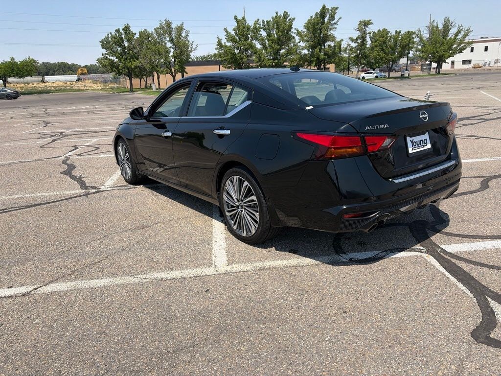 Used 2023 Nissan Altima 2.5 SL Sedan
