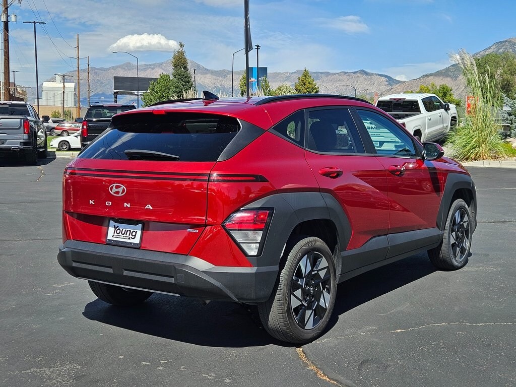 2024 Hyundai Kona SEL photo 3