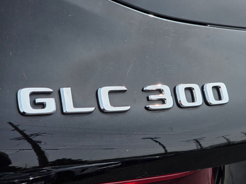 2022 Mercedes-Benz GLC GLC300 - Photo 10