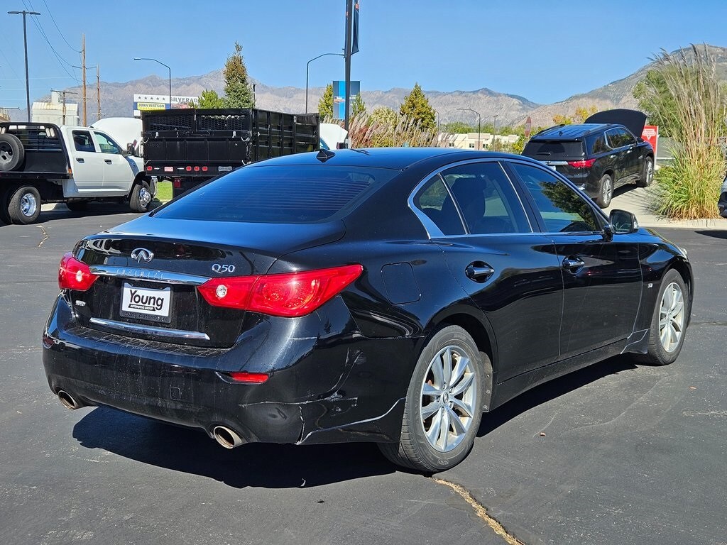 2015 Infiniti Q50 Premium photo 3