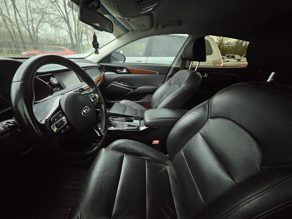 2019 Kia Cadenza Premium's photo