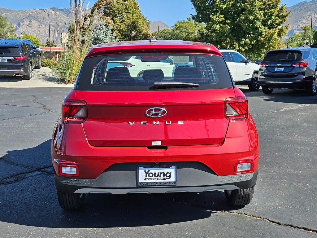 2026 Hyundai Venue SE photo 4