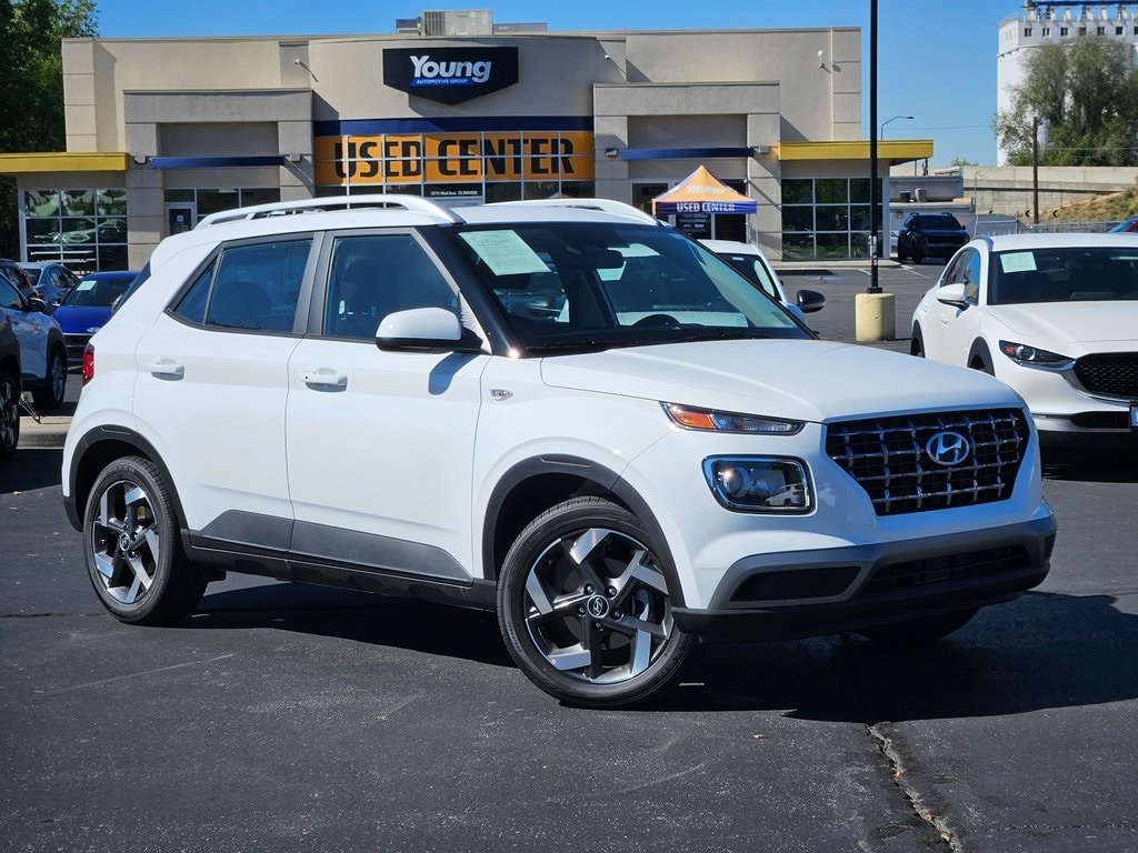 Used 2025 Hyundai Venue SEL SUV