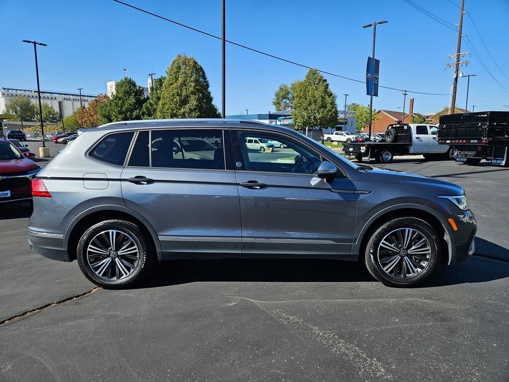 2024 Volkswagen Tiguan Wolfsburg Edition photo 2