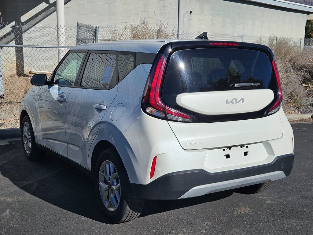 2023 Kia Soul LX photo 4