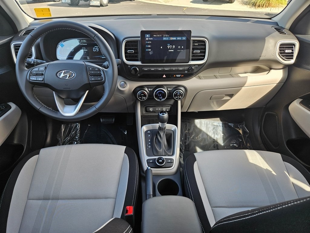2026 Hyundai Venue SEL photo 16