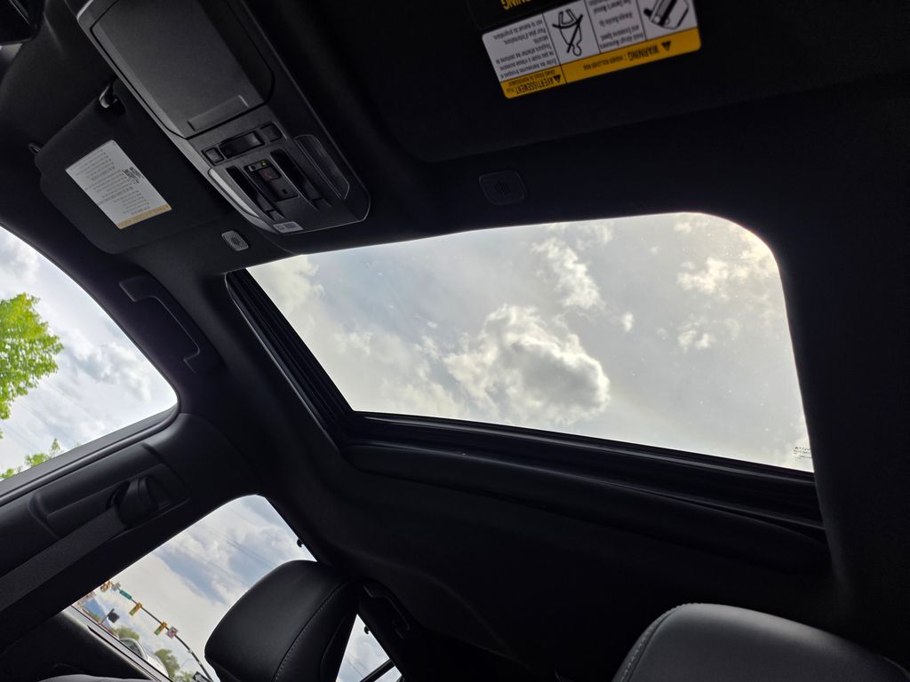 2025 Toyota Highlander XSE - Photo 21