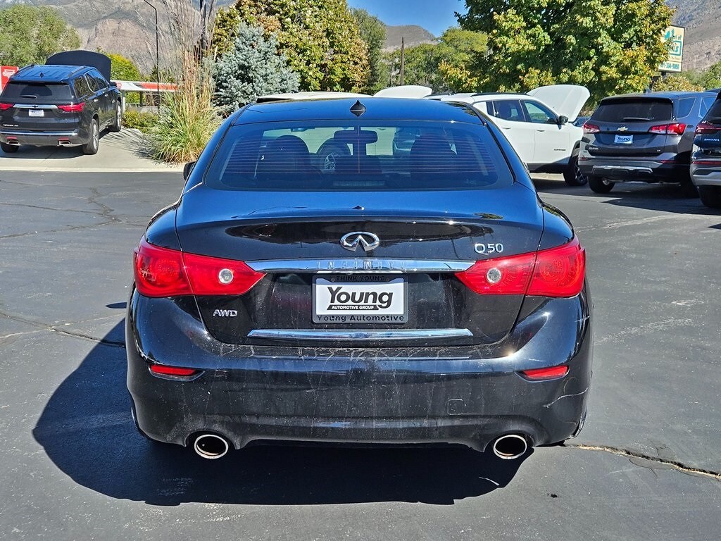 2015 Infiniti Q50 Premium photo 4