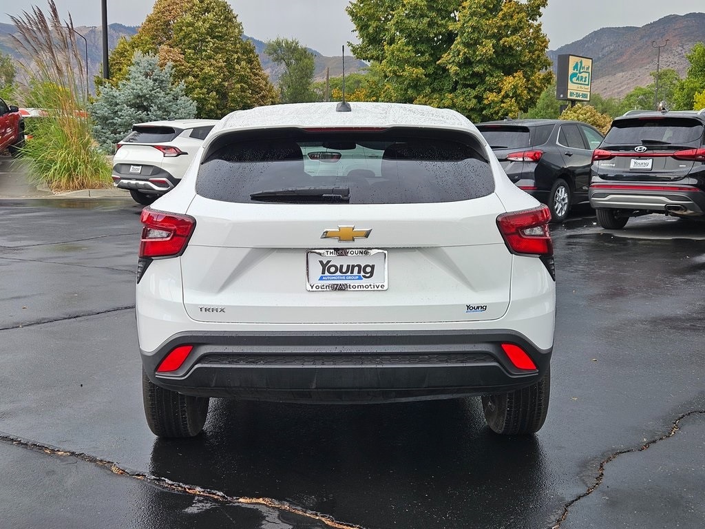 Used 2025 Chevrolet Trax LS SUV