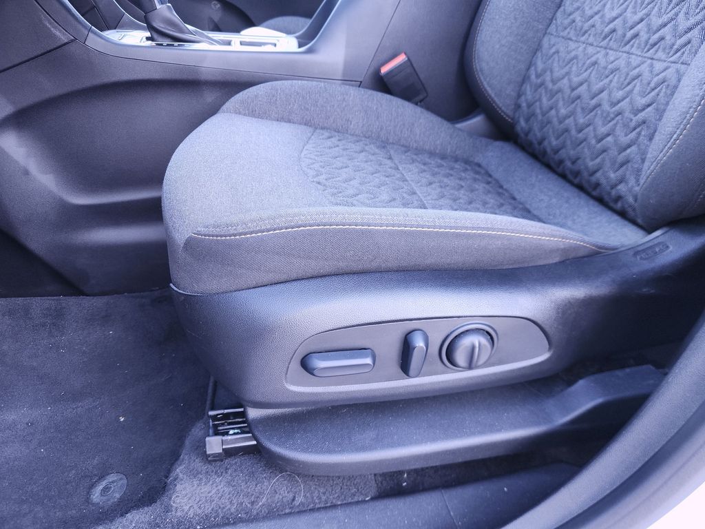 2024 Chevrolet Equinox LT - Photo 12