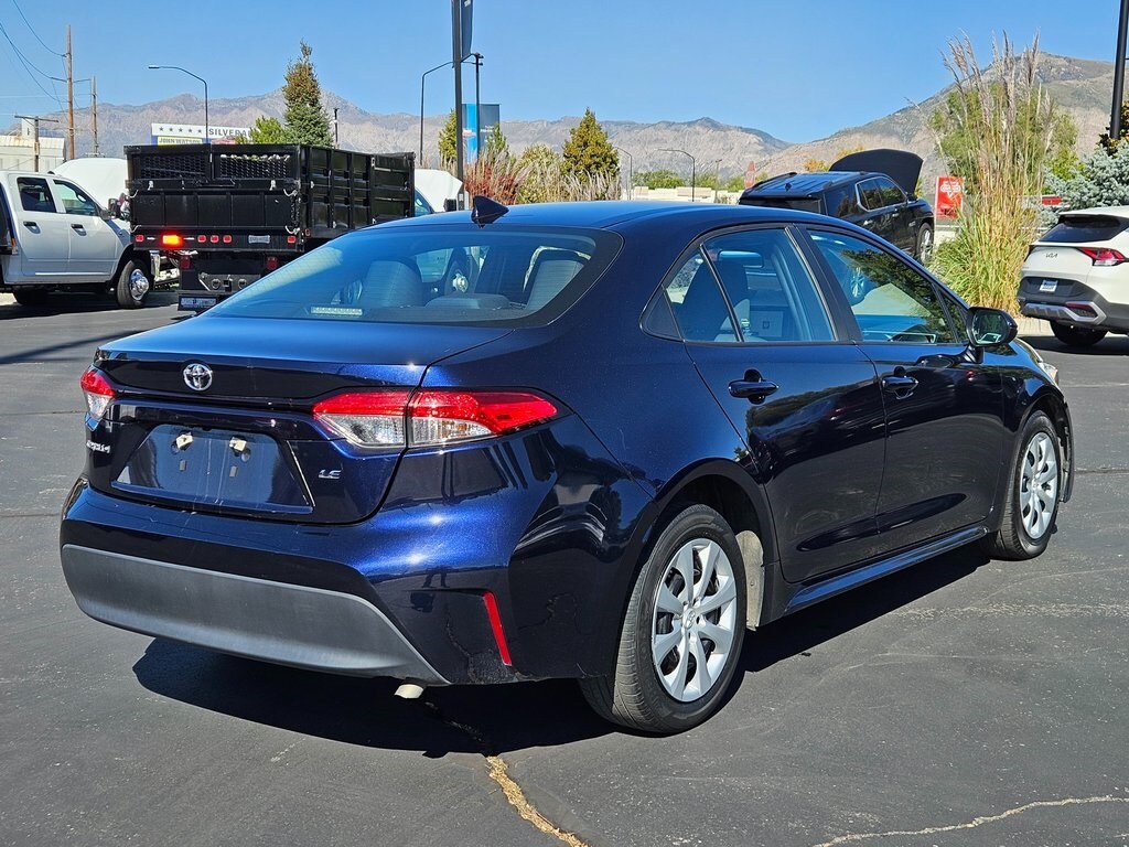2023 Toyota Corolla LE photo 3