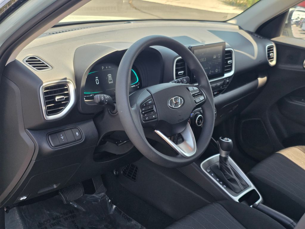 2026 Hyundai Venue SE - Photo 12