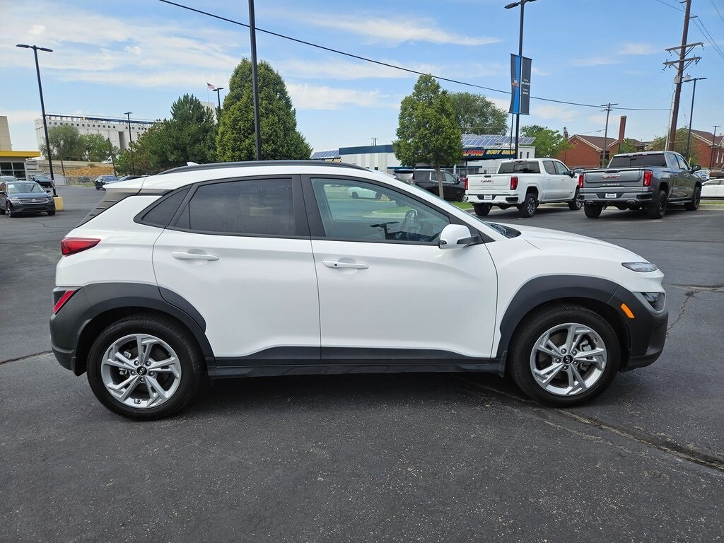 2023 Hyundai Kona SEL photo 2