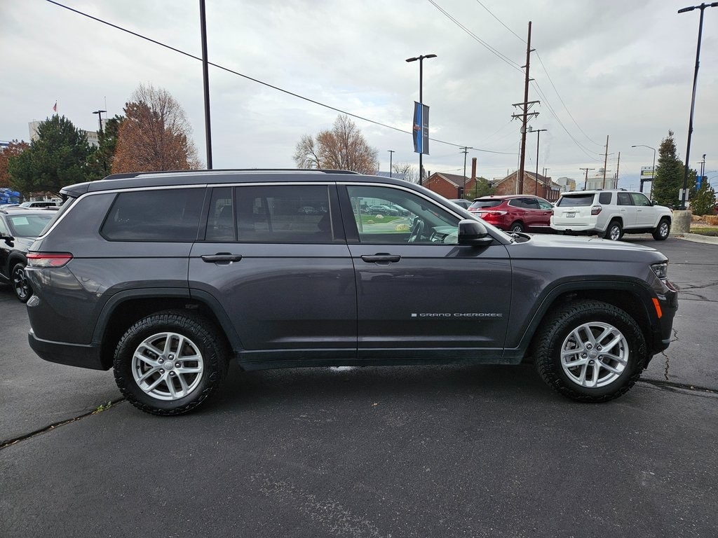 2023 Jeep Grand Cherokee Laredo photo 2