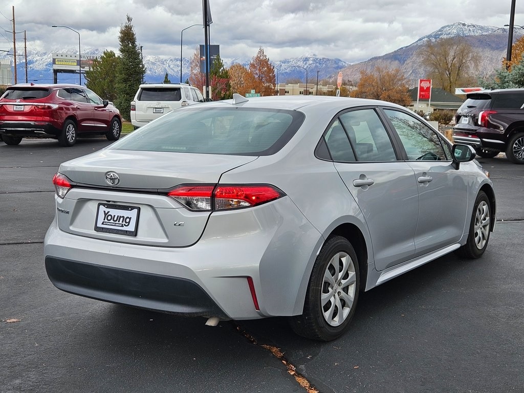 2023 Toyota Corolla LE photo 3