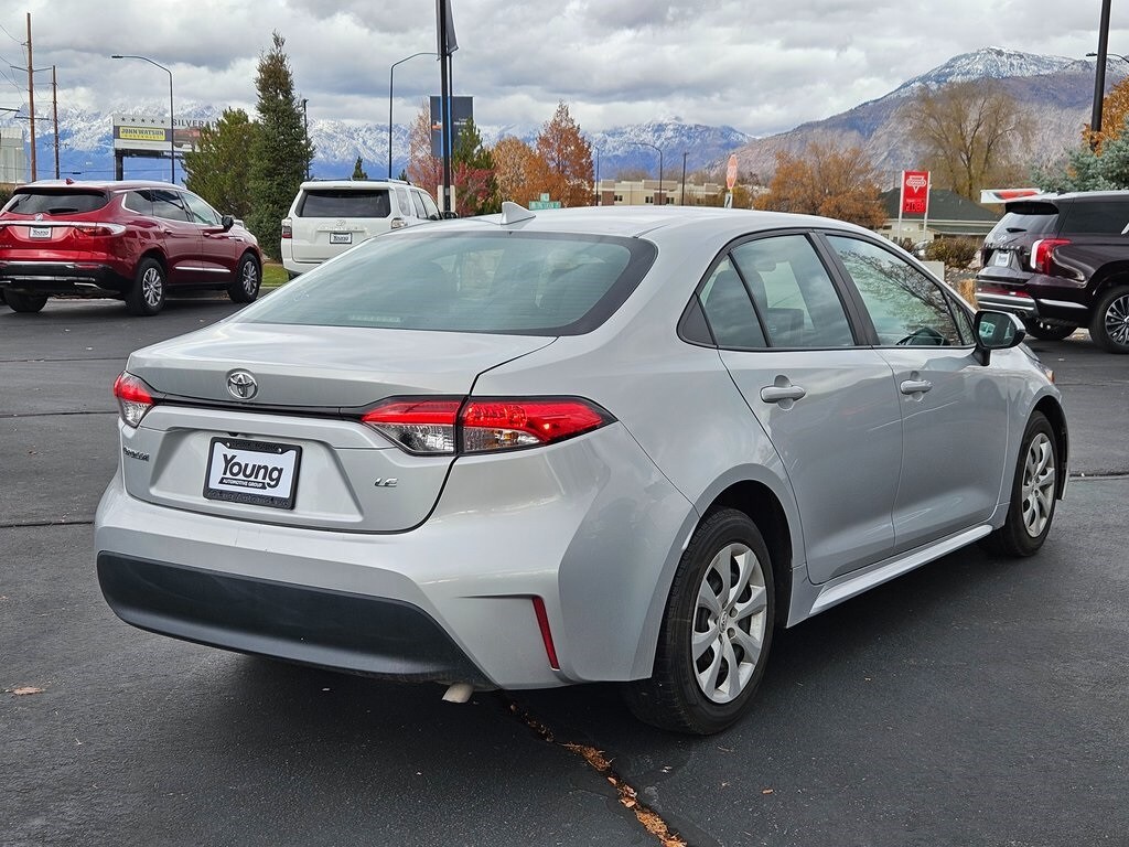 2023 Toyota Corolla LE photo 3